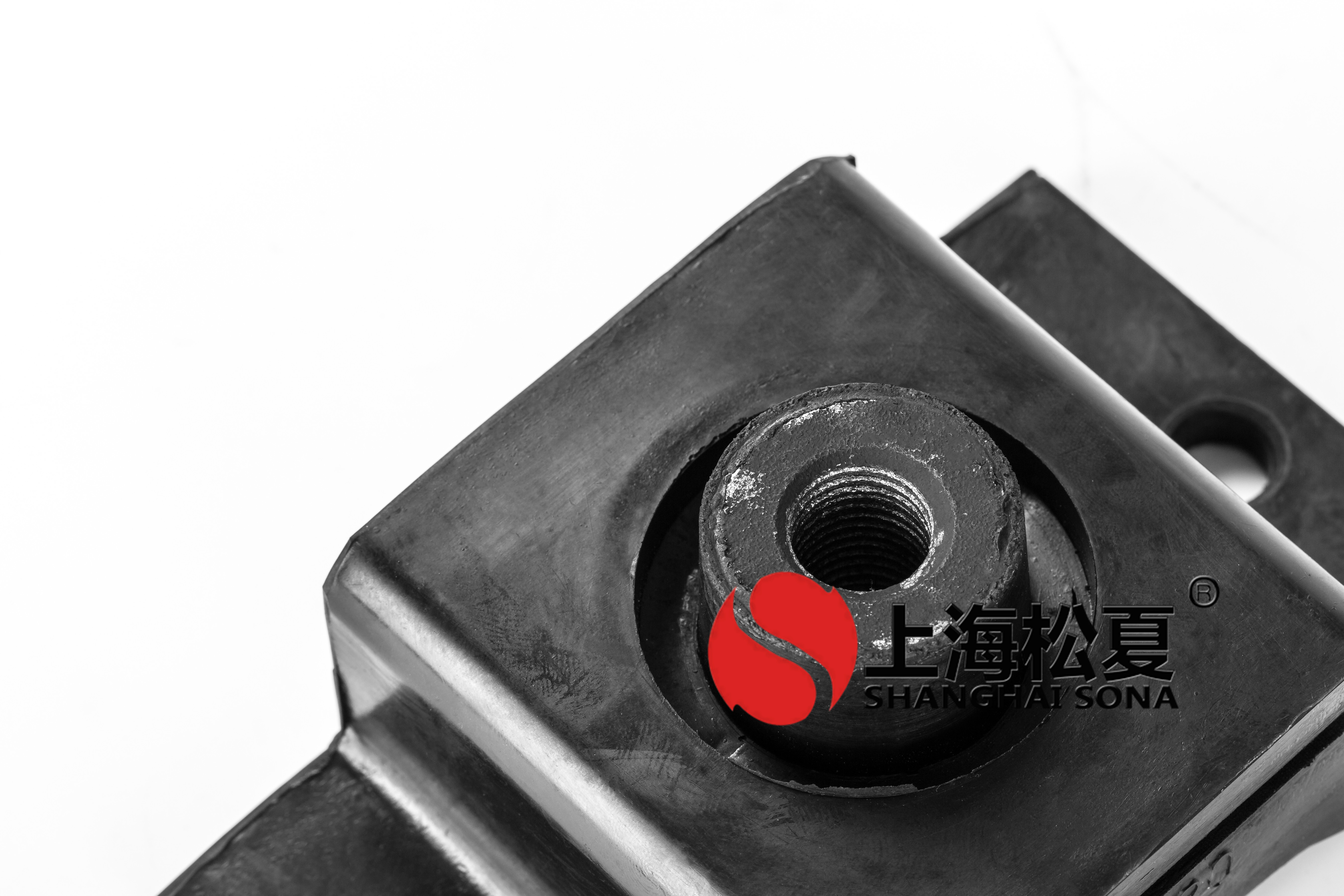 <a href='http://m.czssdl.com' target='_blank'><u>橡膠減震器</u></a>細節處實拍圖